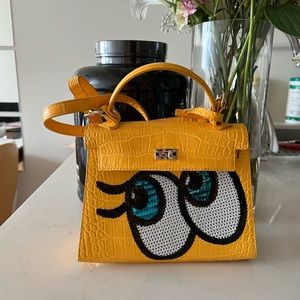 Play No More Crossbody Kelly style handbag